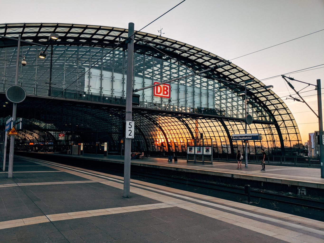 Work with Deutsche Bahn AG to bring robotic solutions into